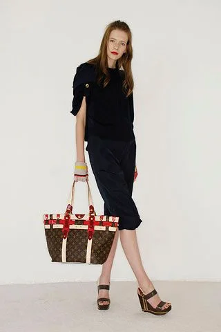 Look 16